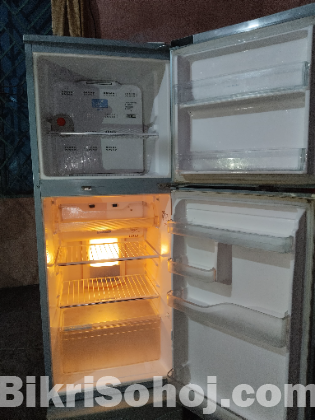 Hitachi Non-frost Refrigerator